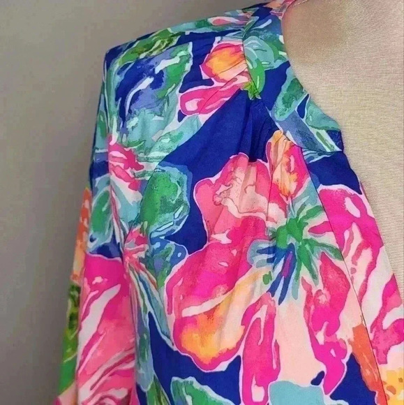 Lilly Pulitzer Martinique Jungle Utopia V Neck Top Size Medium - Picture 2 of 11